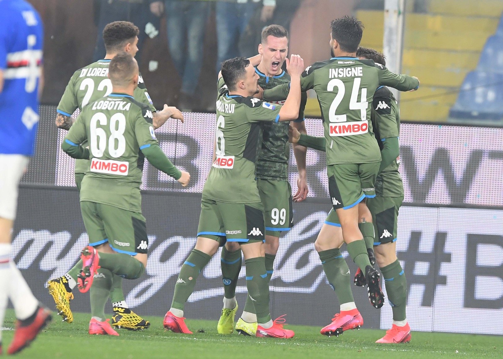 Poker Napoli, Sampdoria zittita