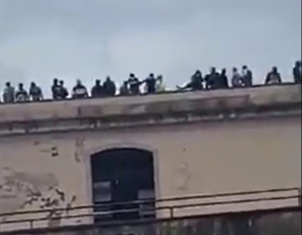 Carcere di Poggioreale, rivolta dei detenuti