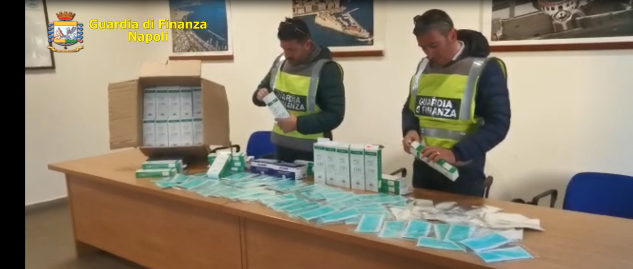 Napoli, Giugliano: Guardia di finanza sequestra 10 mila mascherine