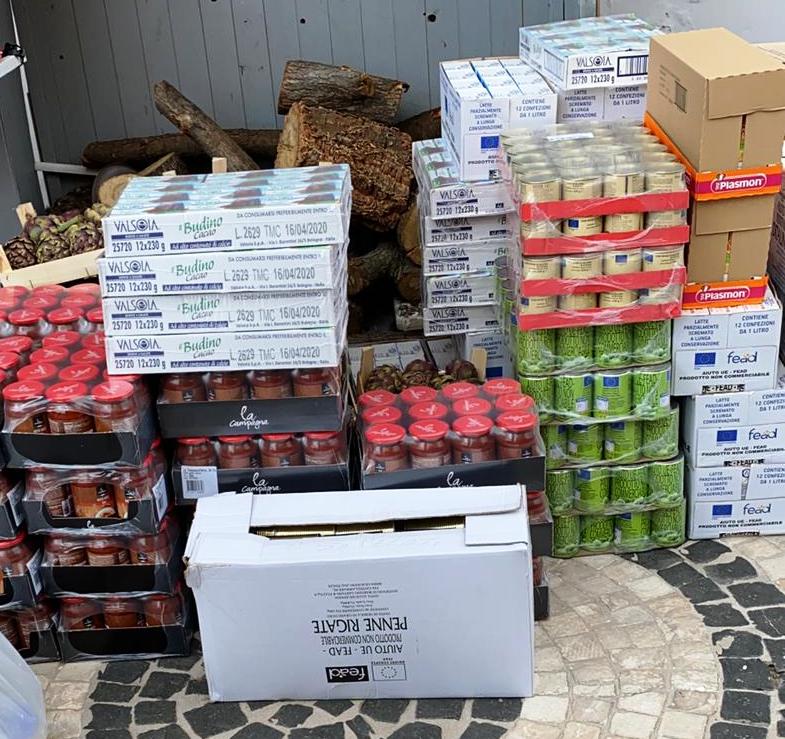 Generi alimentari e mascherine, solidarietà a Fuorigrotta e Bagnoli