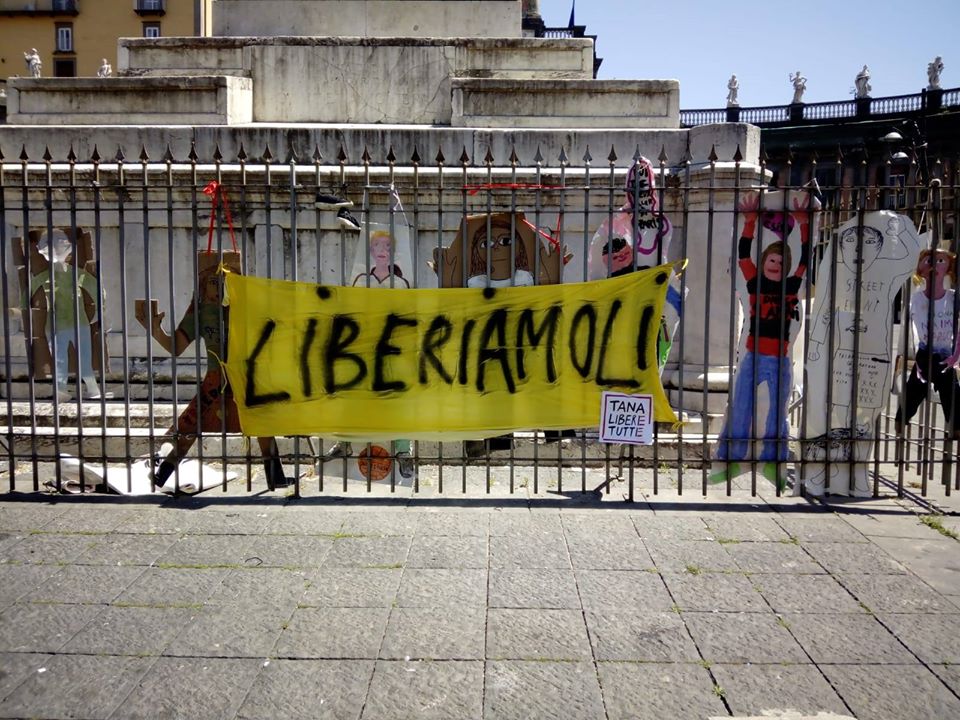 Napoli, comitato mamme: “liberiamo i bambini”
