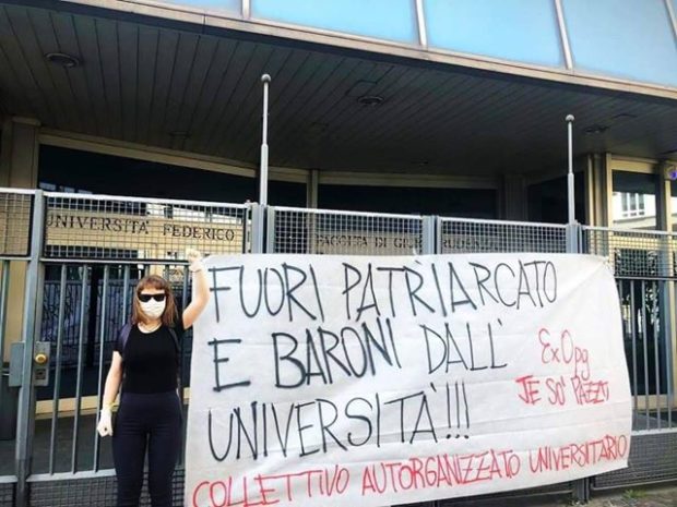 Napoli, protesta fuori alla Federico II: “Via baroni e patriarcato”