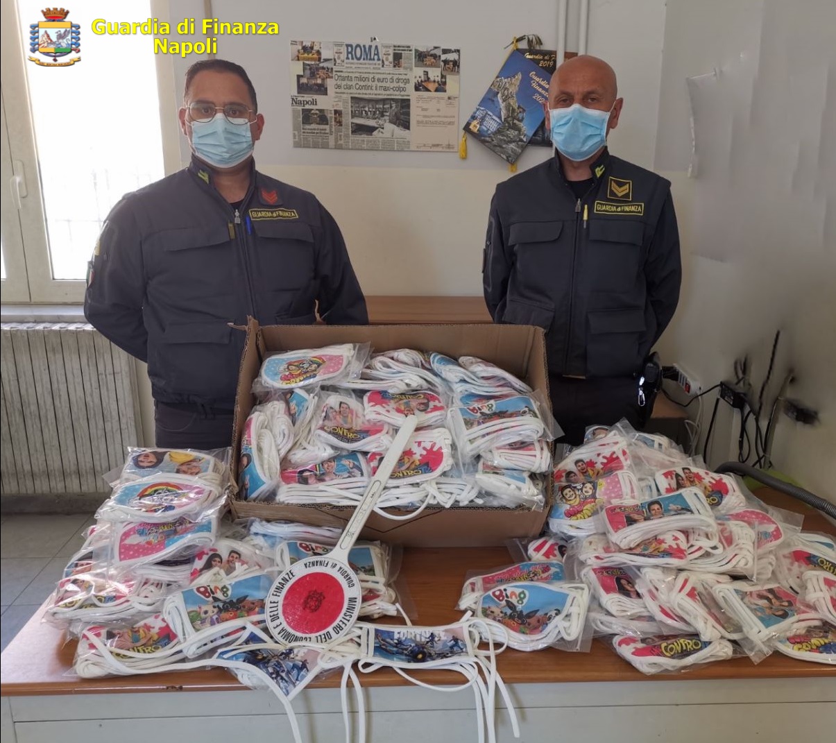 Coronavirus, Napoli: Guardia di finanza sequestra 900 mascherine per bimbi contraffatte
