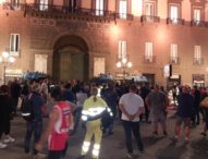 Napoli, comitati di lotta assediano e occupano municipio: “Subito soluzioni per le vertenze sociali”