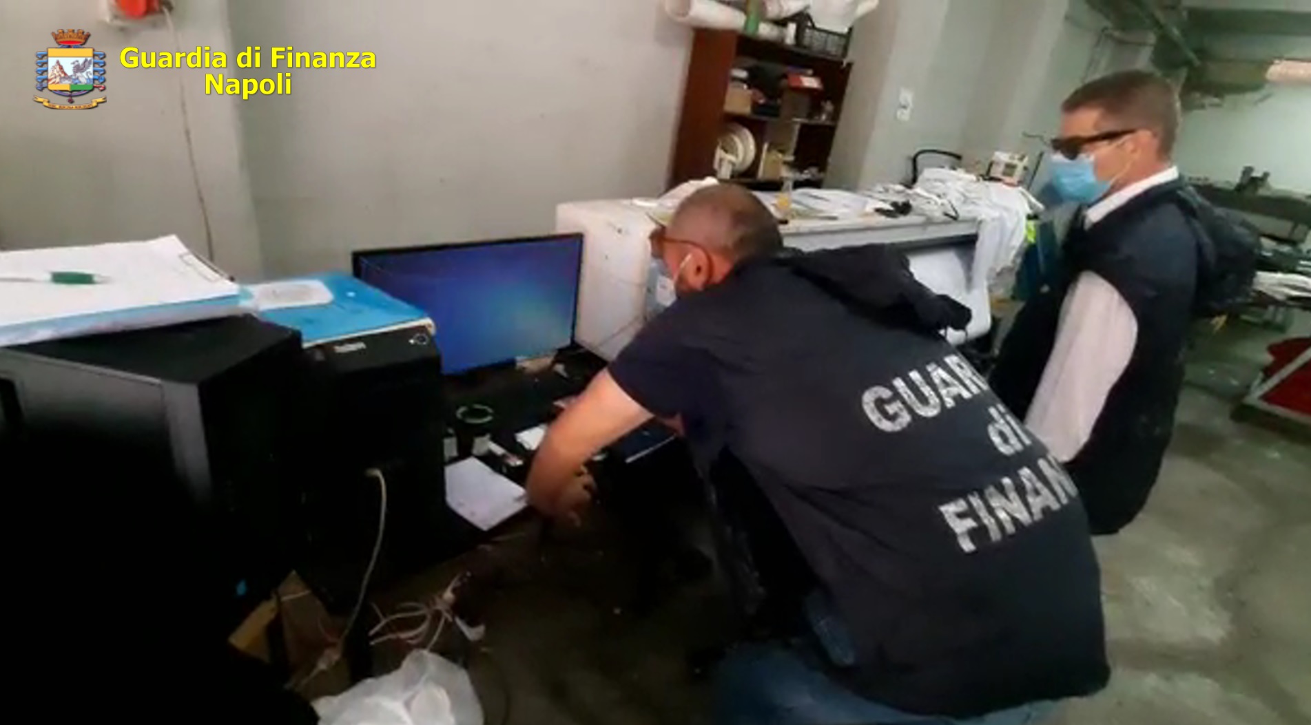 Nola, sequestrata fabbrica del falso