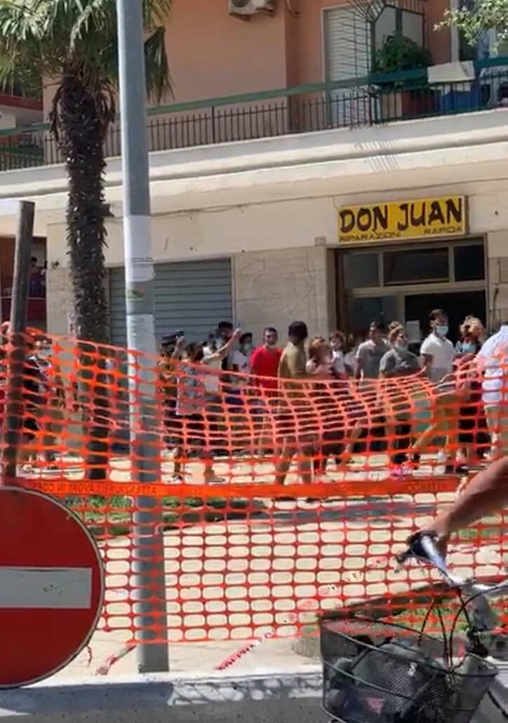 Tensione a Mondragone, Salvini: “De Luca è nu piatt vacant”