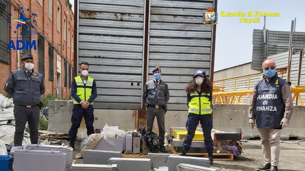 L’Africa come una pattumiera, scoperto a Napoli un traffico di rifiuti pericolosi