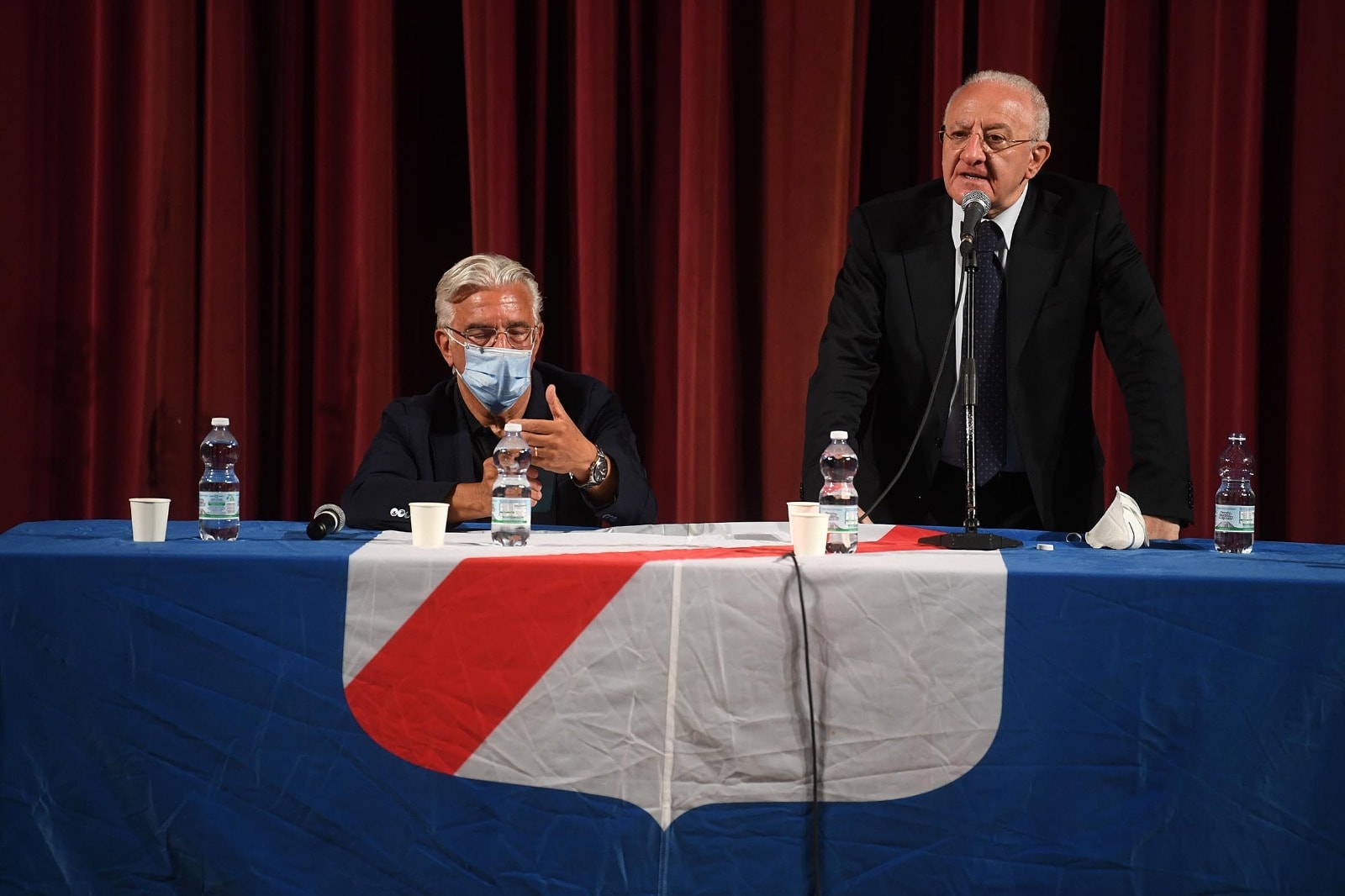 Concorsone, i neoassunti a Salerno “convocati” per la passerella con De Luca