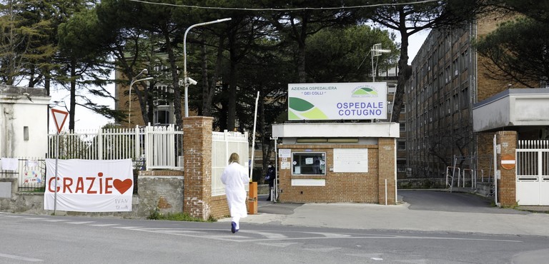 Napoli, Ospedale Cotugno: inchiesta sul falso comunicato che ha provocato allarme