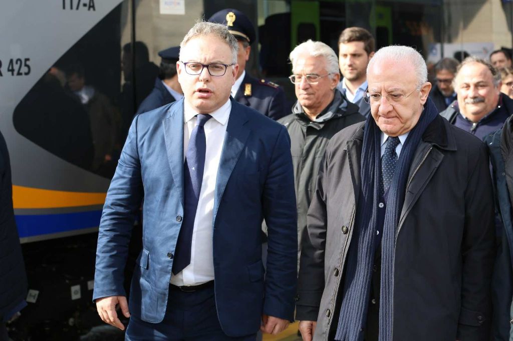 Campania, la magistratura accende i riflettori sulla corte di “Re Vincenzo”