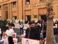 Napoli, in piazza i lavoratori della ristorazione contro lo Sceriffo e le sue ordinanze