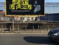 Napoli, manifesti per le strade: “Aprite le scuole”