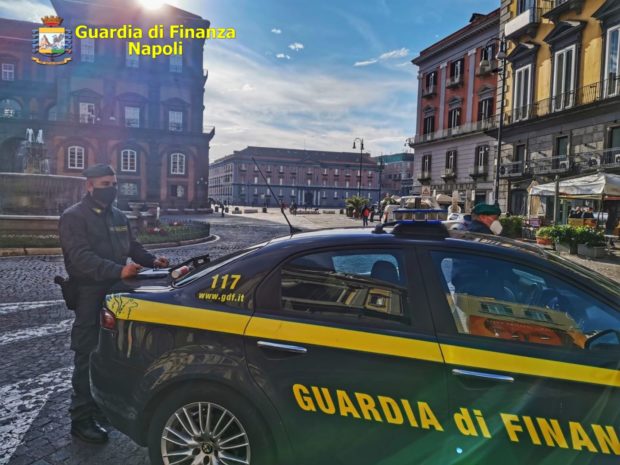 Napoli, Evasione fiscale: 6 persone indagate dalla Guardia di Finanza e sequestro da 1,6 milioni
