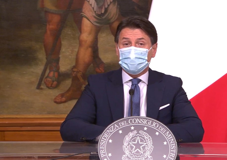 Covid, ecco il decreto con la stretta di Natale