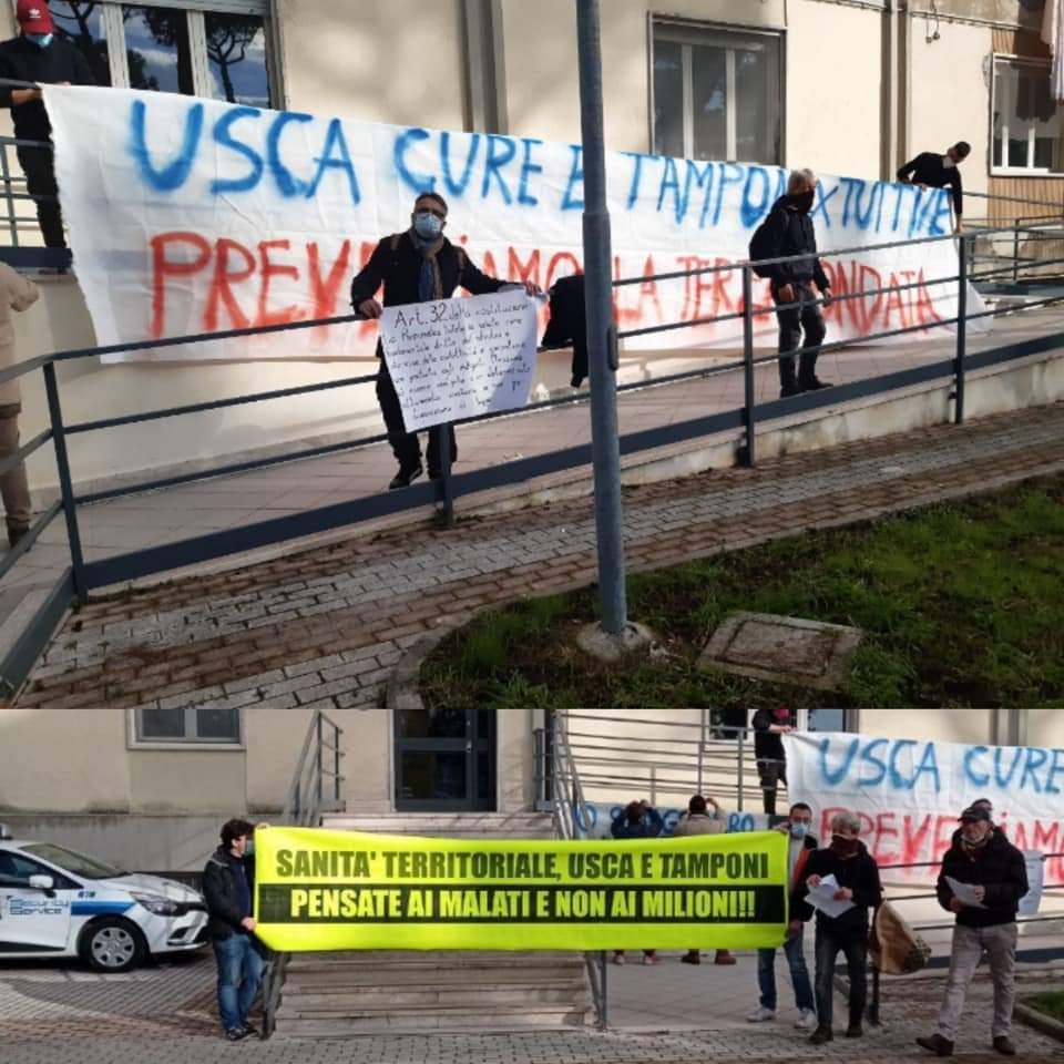 Napoli, blitz attivisti negli uffici Asl: “pensate ai malati, non ai milioni. Subito assistenza pubblica domiciliare”