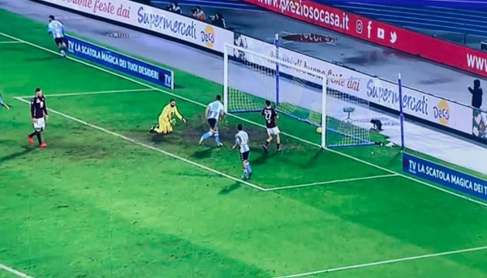 Un pessimo Napoli acciuffa il Torino nel recupero