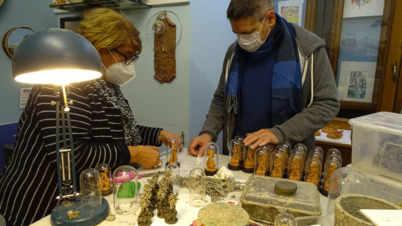 ‘Regalati un sorriso’, solidarietà d’artista per le famiglie in difficoltà della penisola sorrentina