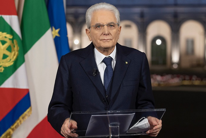 Fine anno, Mattarella “pro vax” con botta a De Luca