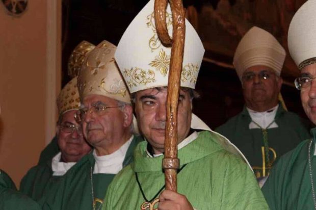 Napoli, un “prete di strada” nuovo arcivescovo: è Mimmo Battaglia