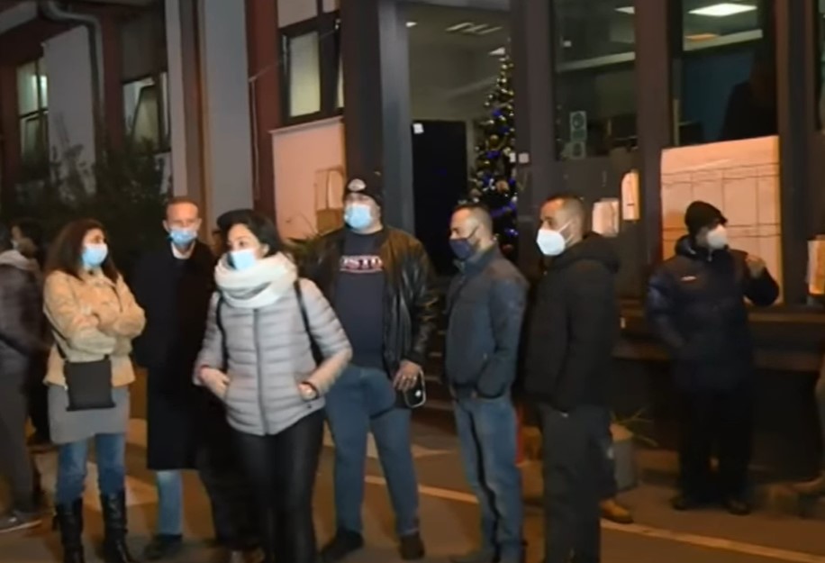 Whirlpool Napoli: “Non si molla neanche a Natale”