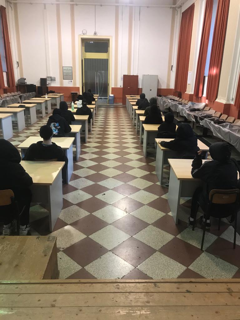 Napoli: gli studenti occupano il Liceo Vico: “Basta Dad, la scuola è la nostra casa”