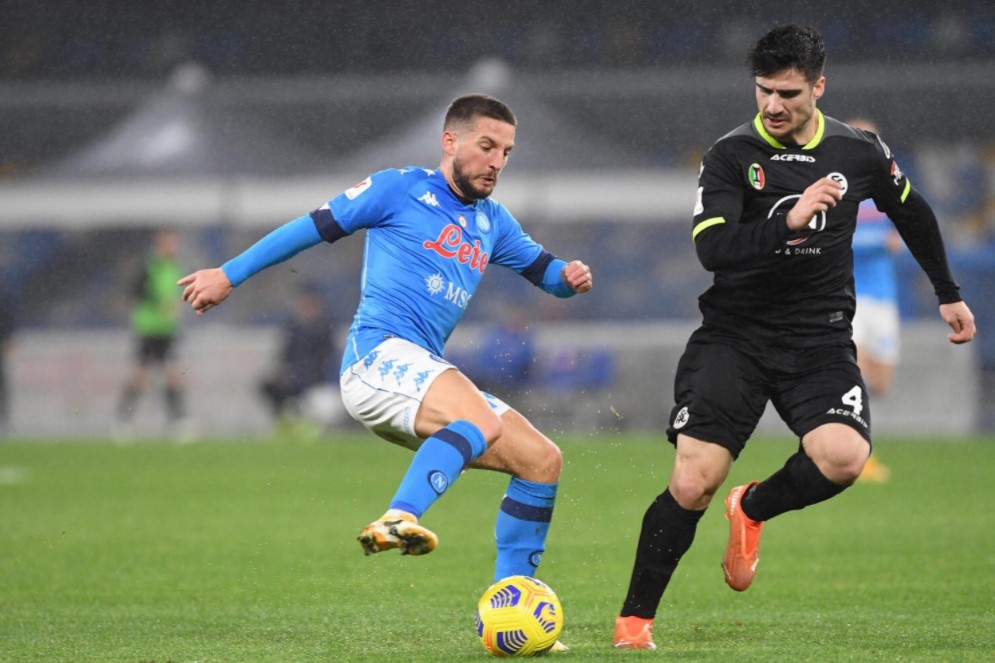 Dr. Jekyll e Mr. Napoli, poker allo Spezia in Coppa Italia