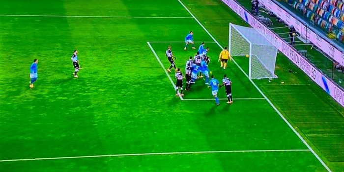 Napoli brutto ma vincente, Bakayoko gela l’Udinese