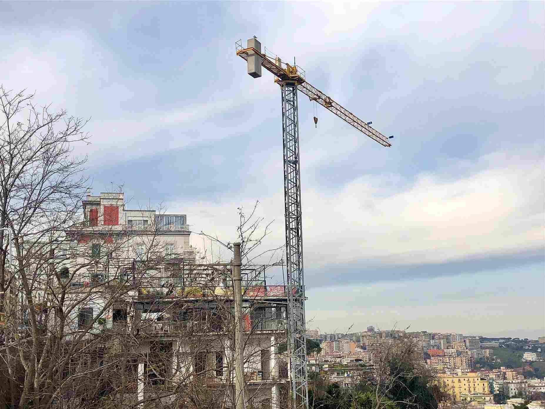 Napoli, il degrado dell’area di San Martino al Vomero