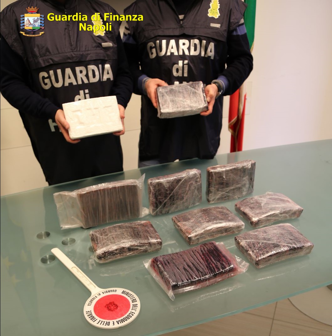 Droga: arresti e perquisizioni in molte regioni italiane. Basi operative a Scampia e Secondigliano