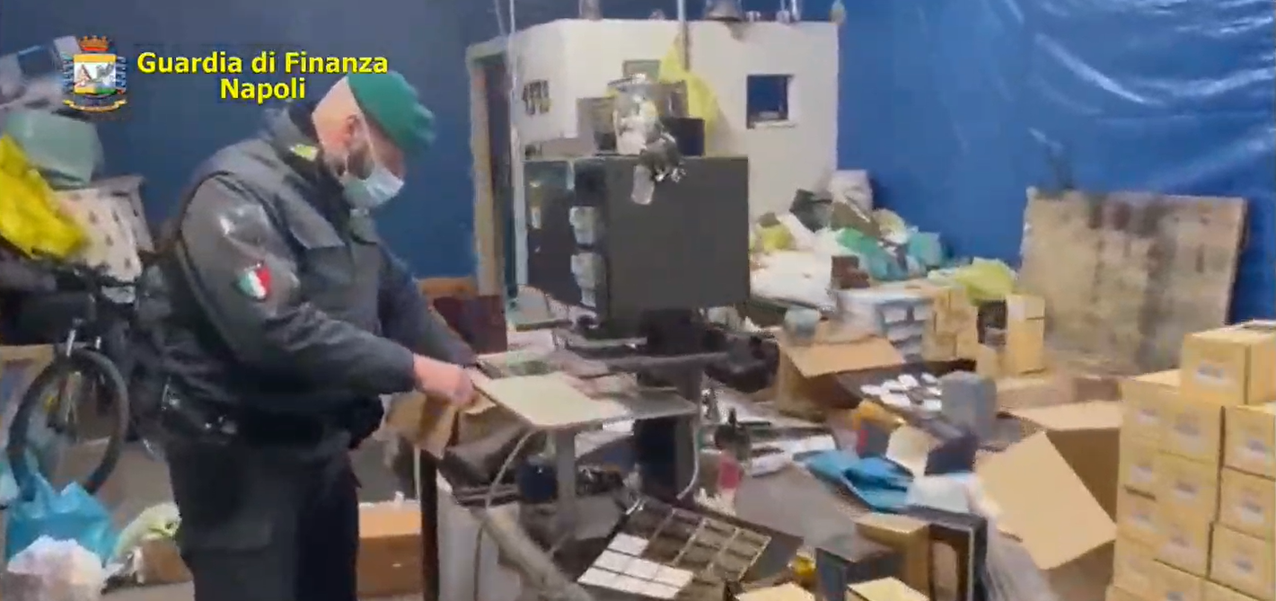 Melito Napoli, maxi sequestro di due fabbriche di profumi