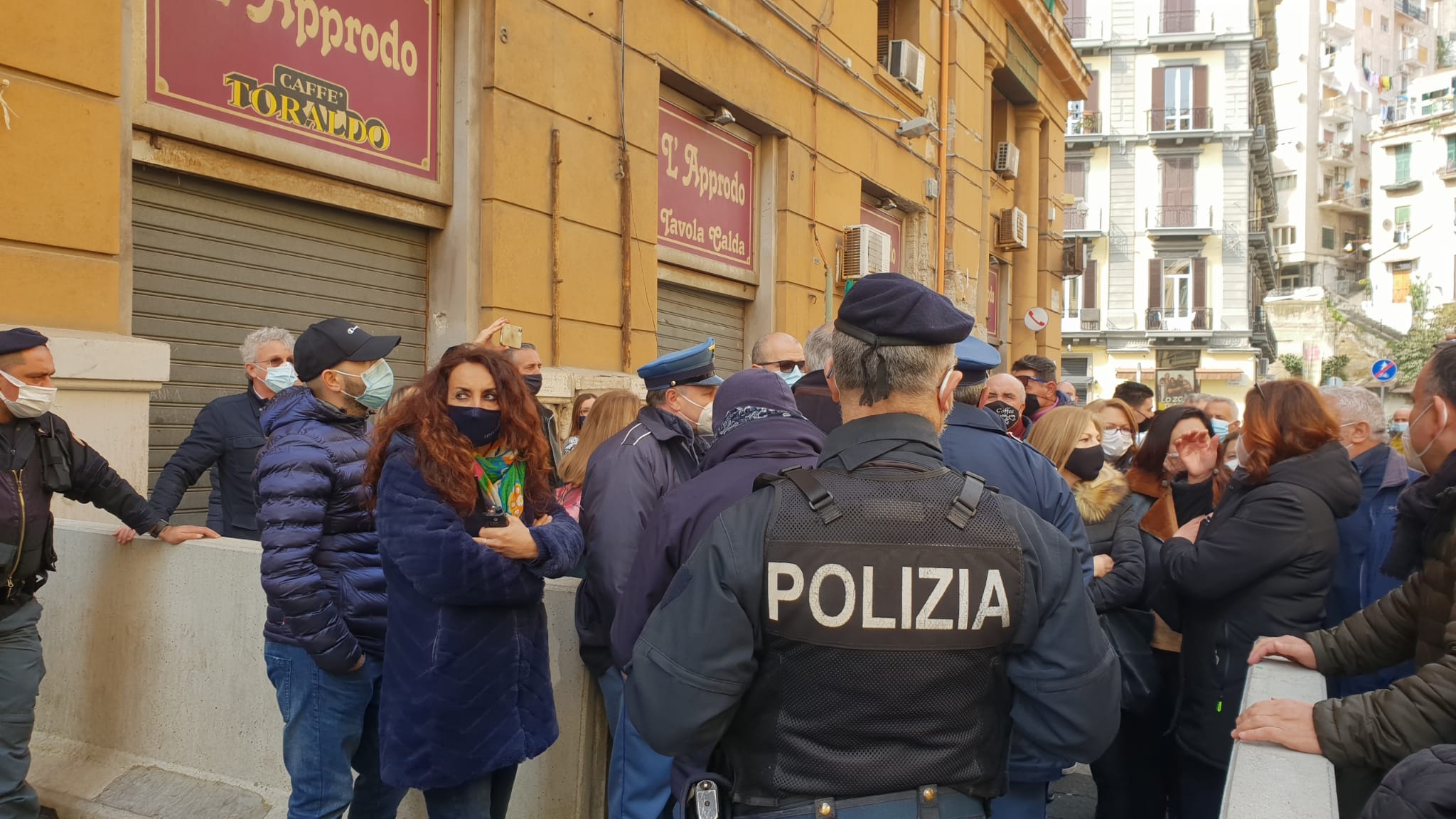 Napoli, 500 Lsu manifestano davanti alla Regione: “Precari da 25 anni”
