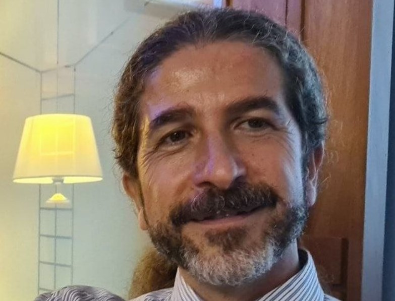 Caso Vespa, Sasso revoca l’incarico al docente dopo le polemiche