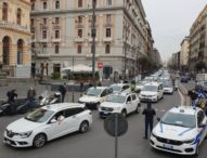 Napoli bloccata dai tassisti: “Noi danneggiati dalla zona rossa”