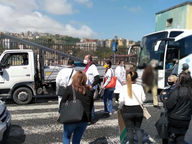 Napoli, blocco stradale contro ritardi ristrutturazione ospedale San Gennaro
