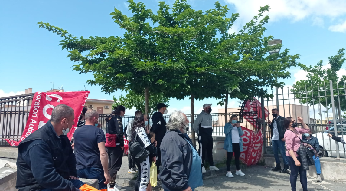 Torre del Greco, la protesta dei lavoratori Buttol