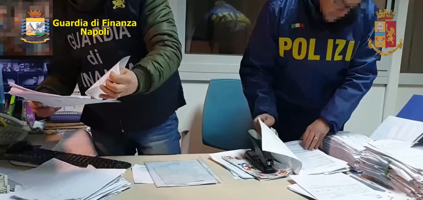 Estorsioni a Napoli e Caserta: 31 arresti