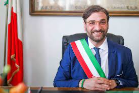 Sindaco di Aversa: “In arrivo nuova ordinanza su chiusura locali, musica e asporto alcolici”