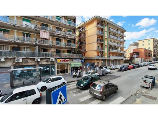 Napoli, rissa a Fuorigrotta per un parcheggio selvaggio: 3 feriti