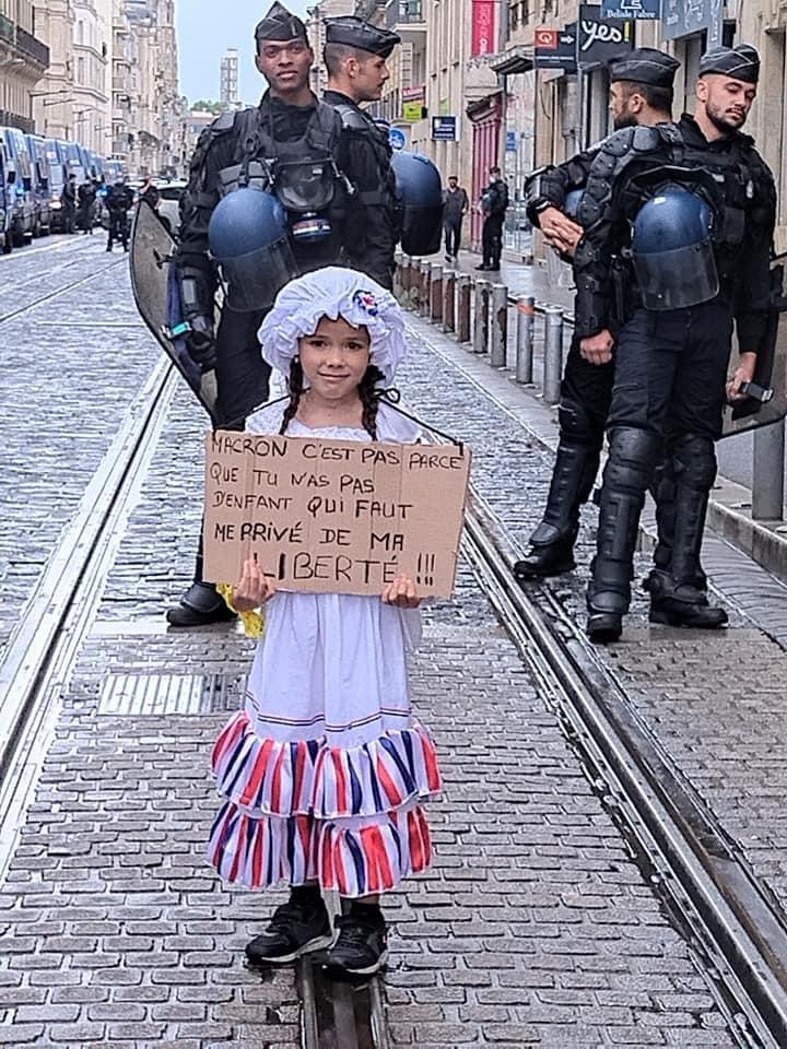 Francia, quinto Sabato di lotta contro il lasciapassare