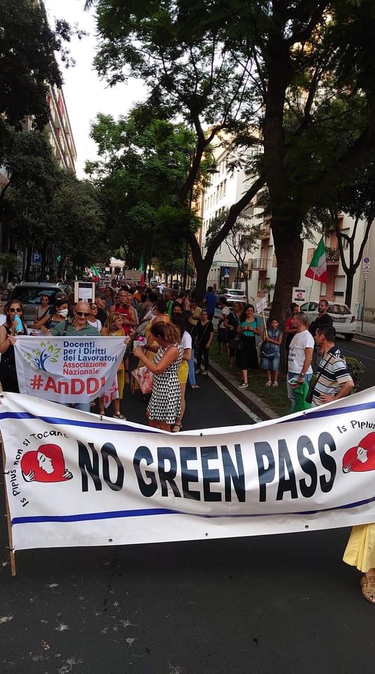Green Pass, Ferragosto di lotta. Cortei da Napoli a Treviso(Foto)