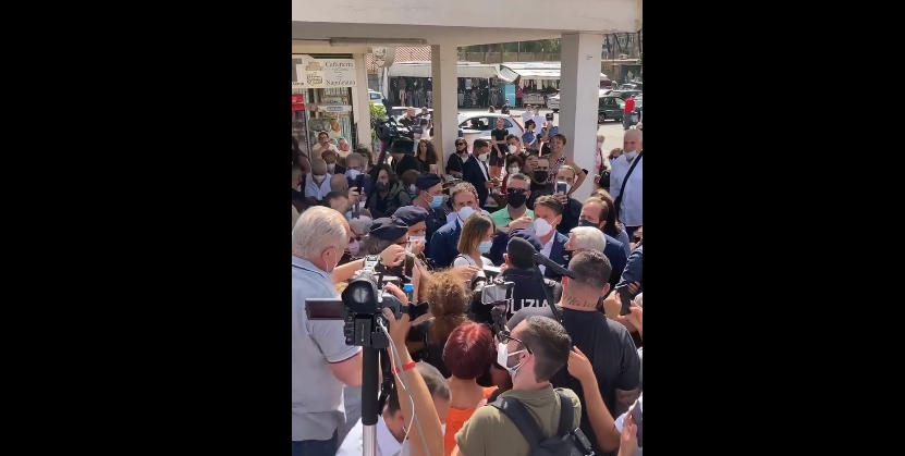 Napoli, flop di Conte: il portavoce grillino snobbato dai cittadinidi Fuorigrotta