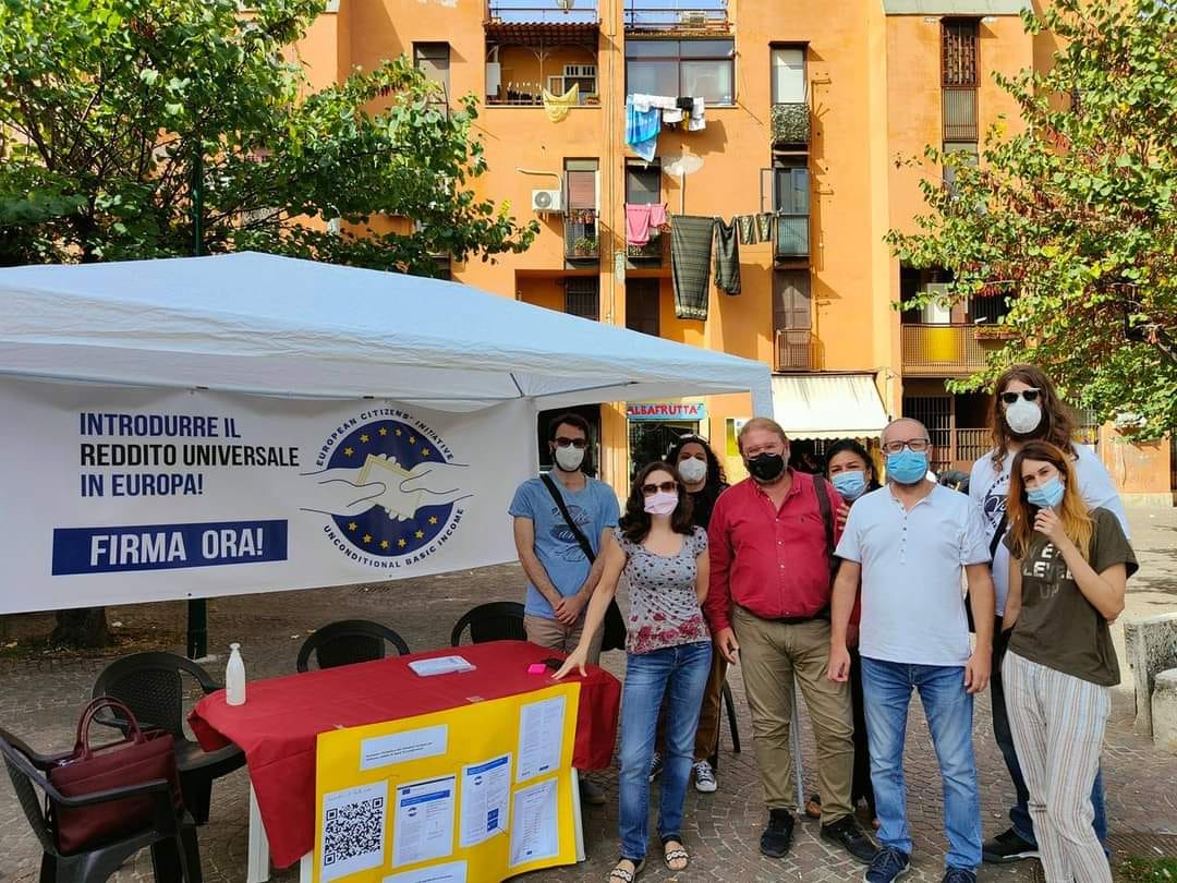 Napoli, parte la raccolta firme per il reddito universale