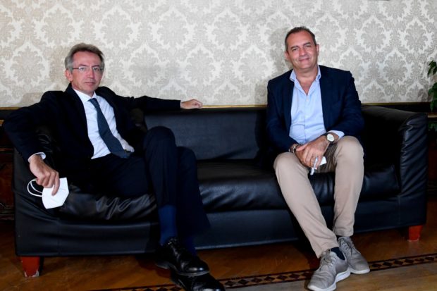 Napoli, Manfredi: “De Magistris ha assunto 54 staffisti e lasciato il Comune senza un euro”