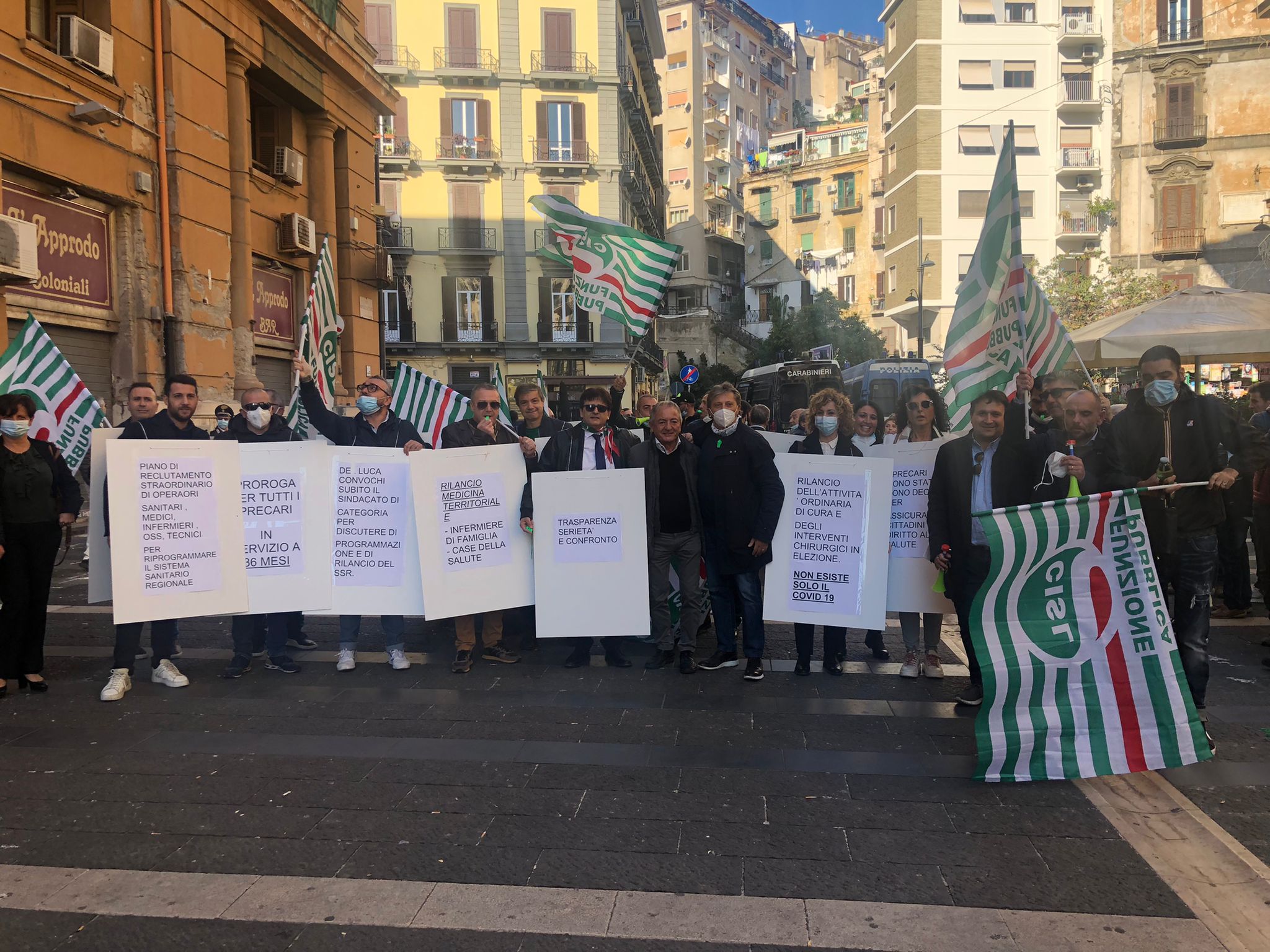 Napoli, presidio precari  sanità davanti alla sede della Regione