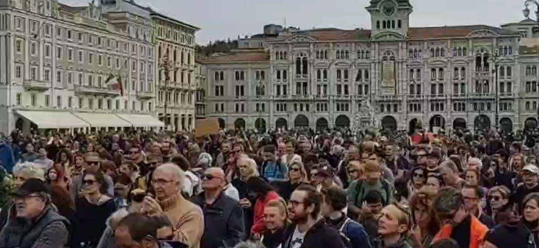 Trieste, oggi 10 mila in piazza contro il Green Pass. Presidio di lotta fino a Sabato