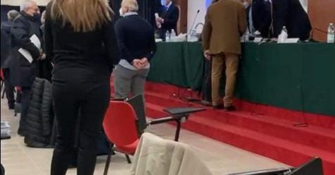 Roma, i vertici dell’Ordine dei medici contestati in assemblea (Video)