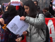 Studenti in piazza: “No alla scuola del padrone”