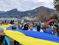 Salerno, in tanti sul lungomare contro la guerra  per un accordo di pace in Ucraina