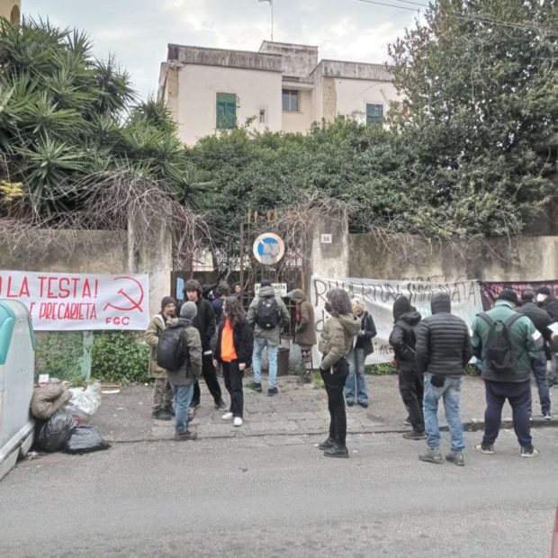 Napoli, 8 marzo di lotta a Bagnoli: occupato il consultorio