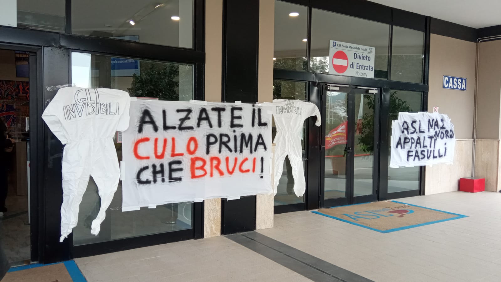 Asl Napoli 2, massiccia adesione allo sciopero dei lavoratori degli appalti di pulizia
